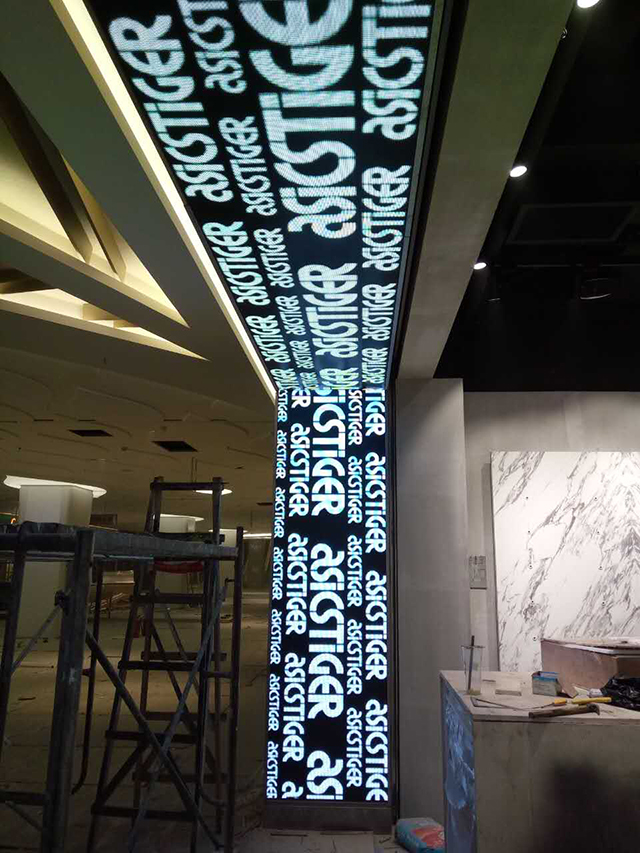 浙江杭州國大城市廣場室內LED顯示屏由上海智彩科技設計、安裝