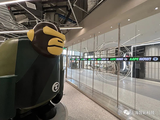 上海松江印象城Aape店鋪LED顯示屏由智彩科技設計、安裝